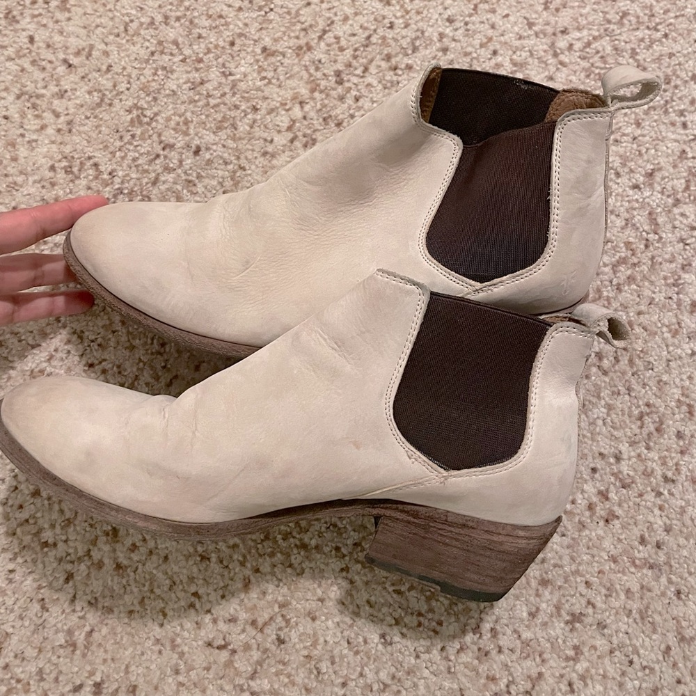 Frye Chelsea Carson Booties - White ankle boots